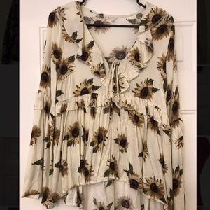 Taylor & Sage sunflower Bell Sleeve Blouse